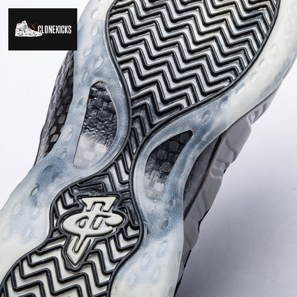 Nike Air Foamposite One Hologram 314996-900 Unisex - Image 5