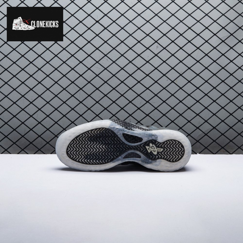 Nike Air Foamposite One Hologram 314996-900 Unisex - Image 10