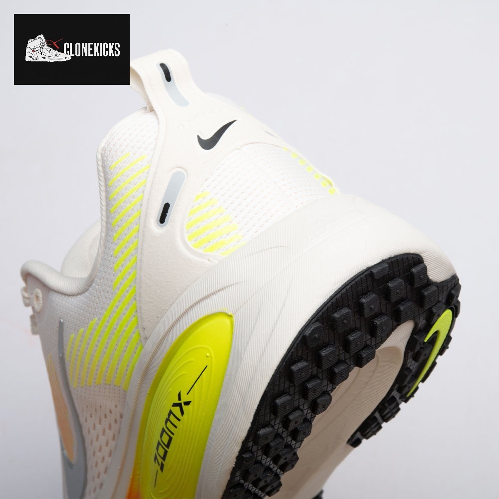 Nike Vomero 18 Phantom Light Wild Mango Volt HM6804-002 Unisex - Image 2