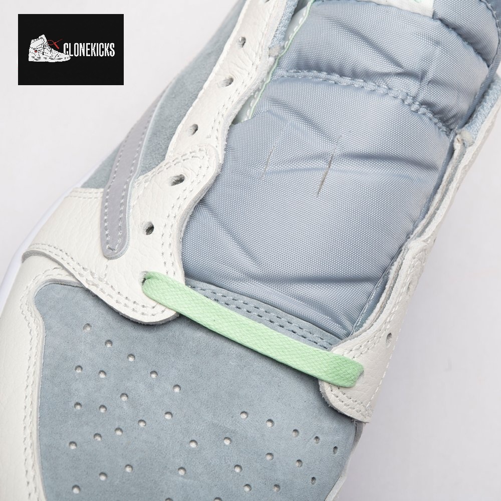 Travis Scott x Air Jordan 1 Low Men's - Image 2