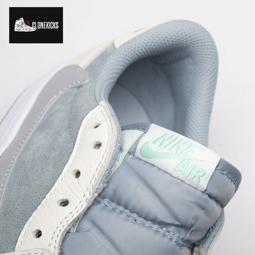 Travis Scott x Air Jordan 1 Low Men's - Image 3