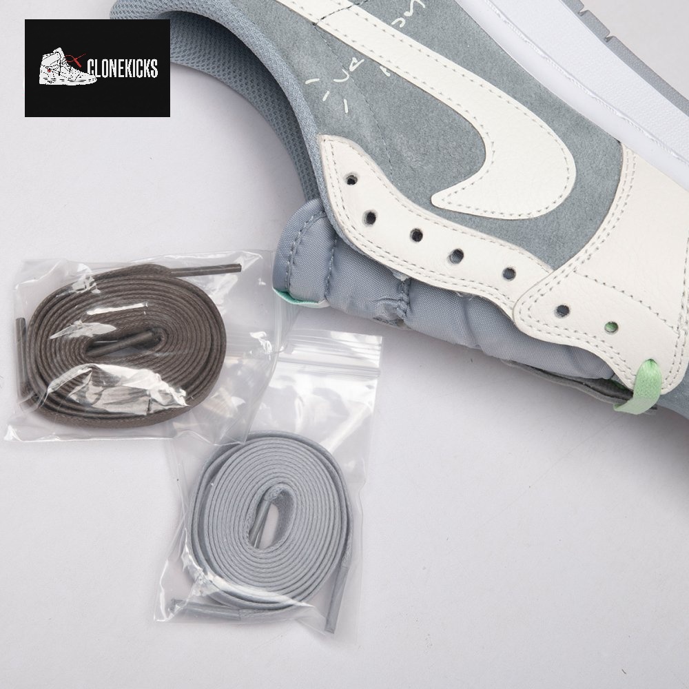 Travis Scott x Air Jordan 1 Low Men's - Image 6